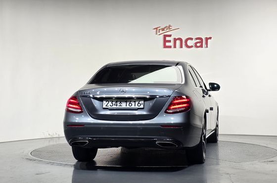 Mercedes-Benz E-Class E250 Avantgarde — пробег 116 031 км — фото 4 из 5