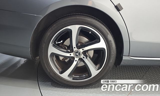 Mercedes-Benz E-Class из Кореи Encar