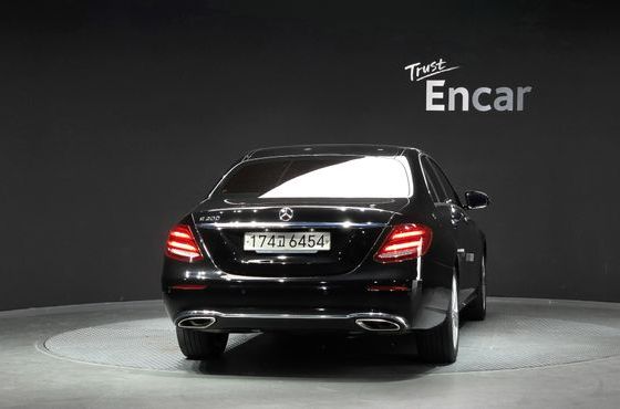 Mercedes-Benz E-Class E200 Avantgarde — пробег 87 175 км — фото 4 из 5