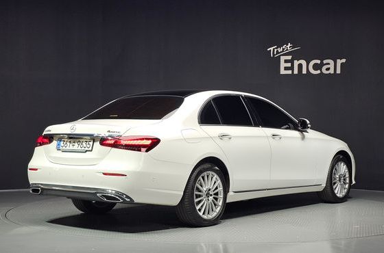 Mercedes-Benz E-Class E220d 4MATIC Exclusive — пробег 25 500 км — фото 2 из 5