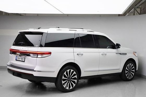 Lincoln Navigator 3.5L — пробег 61 799 км — фото 4 из 5