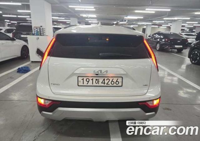 Kia Niro Trendy — пробег 182 943 км — фото 3 из 5