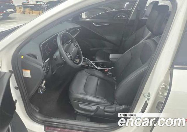 Kia Niro Trendy — пробег 182 943 км — фото 4 из 5