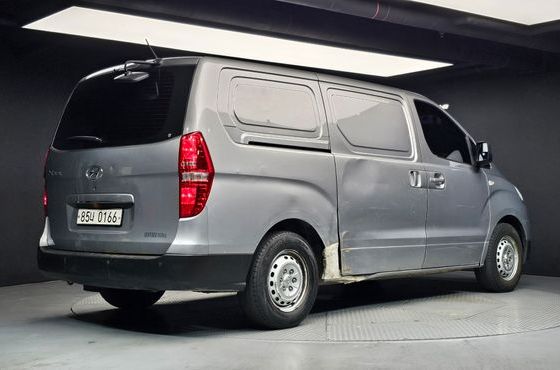 Hyundai Starex 3-Seater VAN Smart — пробег 323 519 км — фото 2 из 5