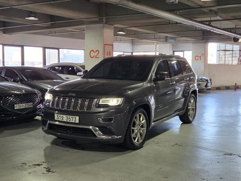 Jeep Cherokee 3.0 Diesel Overland Summit WK2 — пробег 282 546 км — фото 2 из 5
