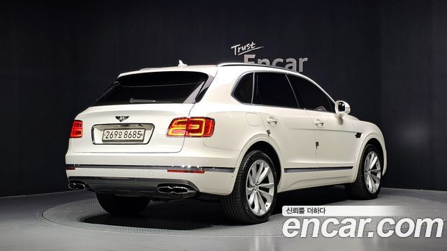 Bentley Bentayga 4.0 V8 — пробег 144 509 км — фото 2 из 5