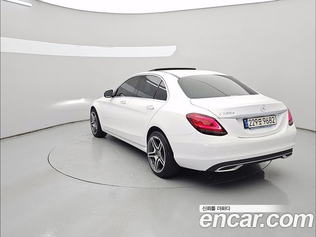 Mercedes-Benz C-Class C220 d Avantgarde — пробег 92 290 км — фото 4 из 5