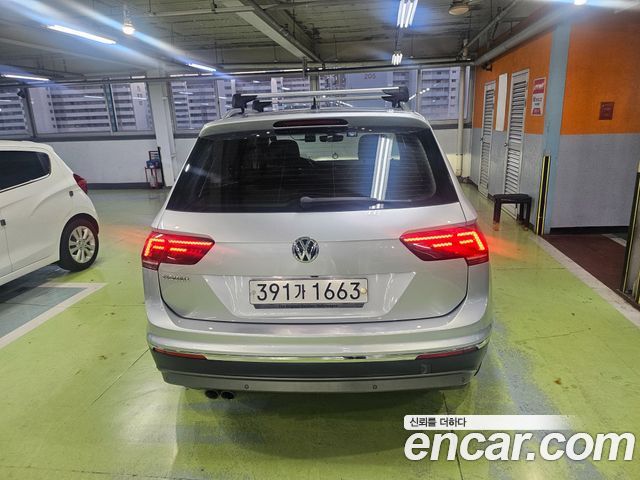 Volkswagen Tiguan 2.0 TDI Prestige — пробег 95 312 км — фото 4 из 5