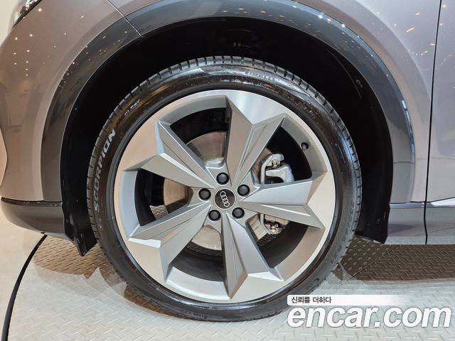Audi Q4 e-tron 45 Premium Sportback — пробег 1 366 км — фото 5 из 5