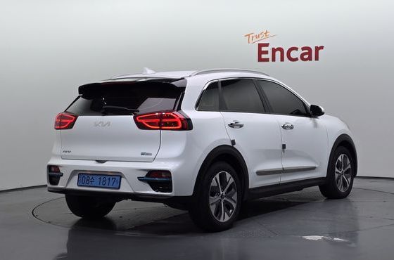 Kia Niro Prestige — пробег 130 705 км — фото 2 из 5