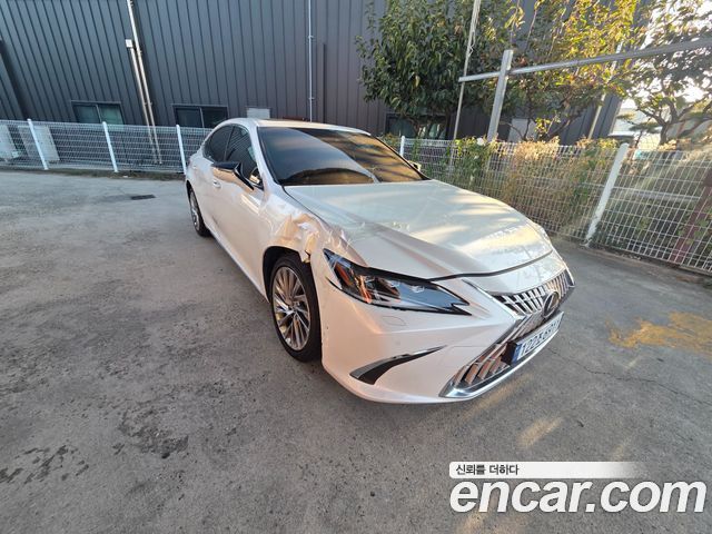 Lexus ES Executive — пробег 9 738 км — фото 4 из 5