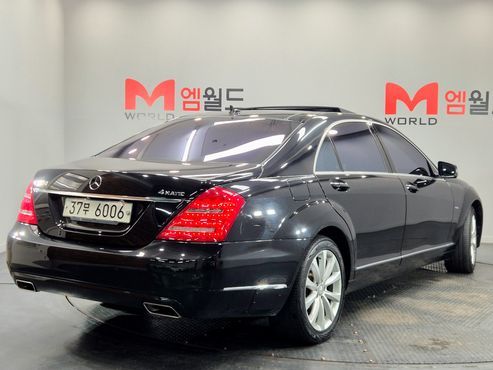 Mercedes-Benz S-Class S500L BlueEFFICIENCY 4MATIC — пробег 180 196 км — фото 3 из 5