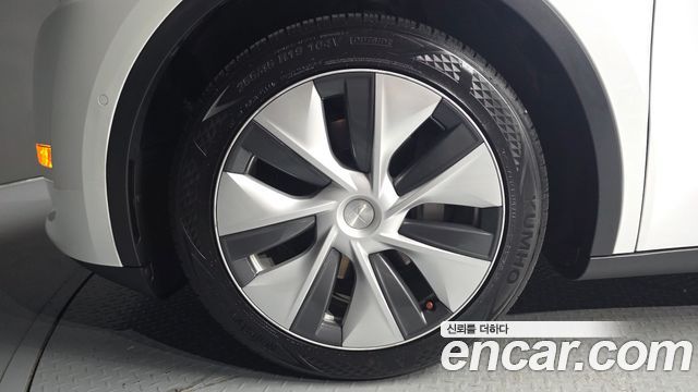 Tesla Model Y Long Range AWD — пробег 158 209 км — фото 5 из 5
