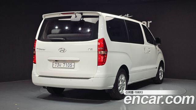 Hyundai Starex 12-Seater Wagon CVX Luxury — пробег 132 801 км — фото 2 из 5