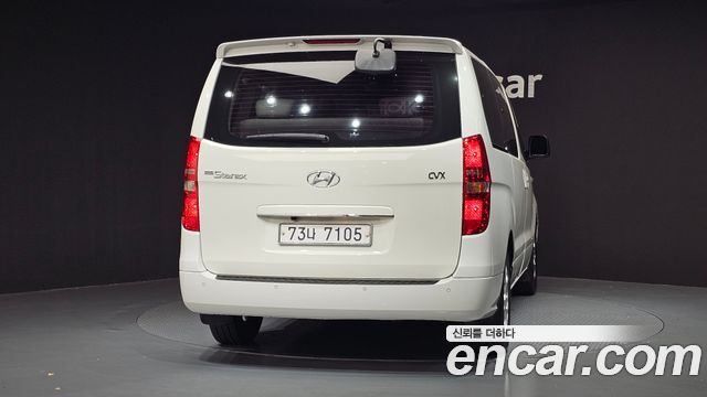 Hyundai Starex 12-Seater Wagon CVX Luxury — пробег 132 801 км — фото 4 из 5