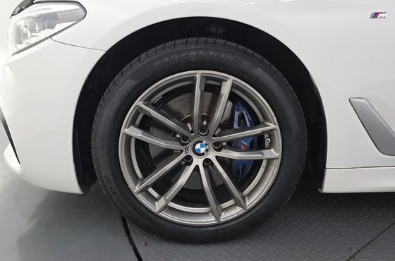 BMW 5-Series 530i xDrive M Sport Package Plus — пробег 132 708 км — фото 5 из 5