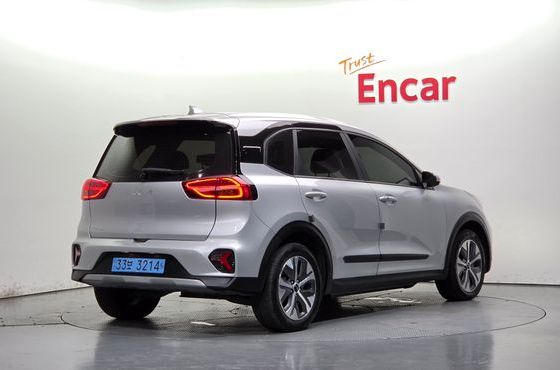 Kia Niro Air — пробег 63 681 км — фото 2 из 5