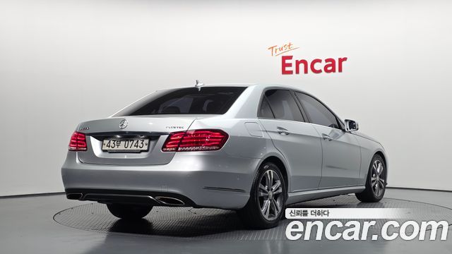 Mercedes-Benz E-Class E220 Bluetec Avantgarde — пробег 82 681 км — фото 2 из 5
