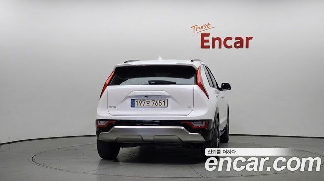 Kia Niro Prestige — пробег 70 730 км — фото 4 из 5