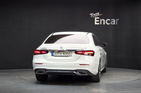 Mercedes-Benz E-Class E220d 4MATIC AMG Line — пробег 52 775 км — фото 4 из 5