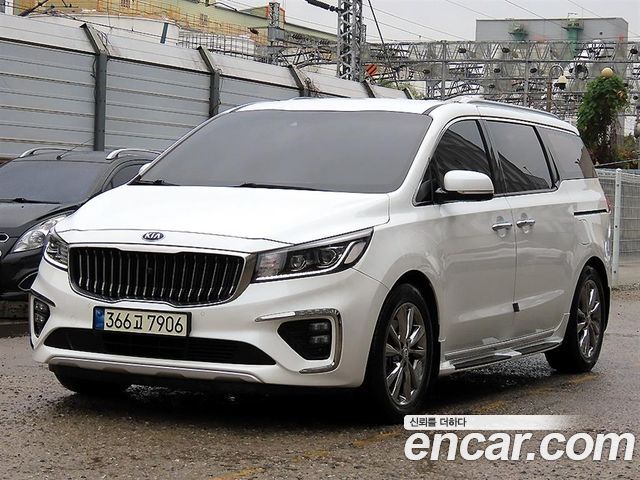 Kia Carnival Gasoline 7-Seater Limousine President — пробег 121 713 км — фото 1 из 5