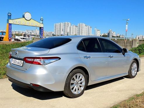 Toyota Camry 2.5 LE Hybrid — пробег 30 432 км — фото 3 из 5