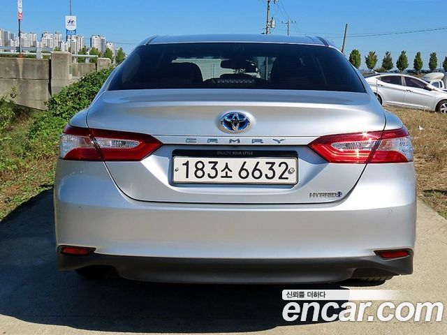 Toyota Camry 2.5 LE Hybrid — пробег 30 432 км — фото 4 из 5