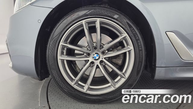BMW 5-Series 520d xDrive M Sport Package Plus — пробег 175 529 км — фото 5 из 5