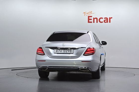 Mercedes-Benz E-Class E200 Avantgarde — пробег 159 824 км — фото 4 из 5