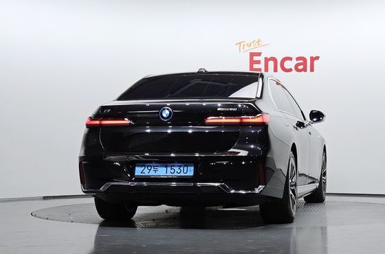 BMW i7 eDrive 50 M Sport — пробег 54 141 км — фото 4 из 5