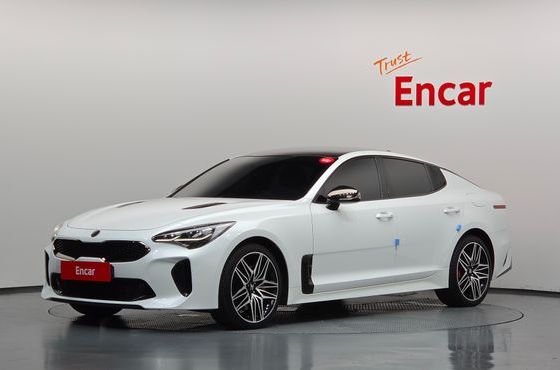 Kia Stinger 2.0 Turbo 2WD Platinum — пробег 104 158 км — фото 1 из 5