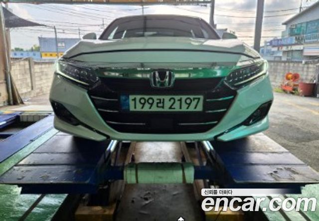 Honda Accord 2.0 Hybrid Touring — пробег 54 365 км — фото 1 из 2
