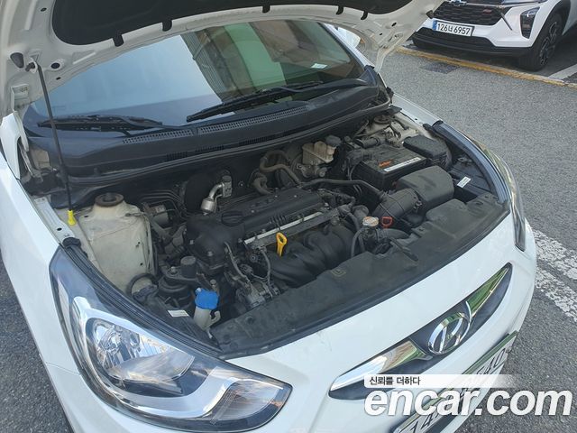 Hyundai Accent 1.4 VVT Premier — пробег 93 000 км — фото 3 из 5