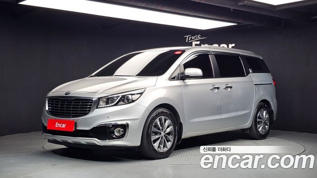 Kia Carnival 9-seater Luxury — пробег 240 617 км — фото 1 из 5