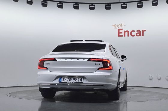 Volvo S90 B6 AWD Ultra Bright — пробег 6 565 км — фото 4 из 5