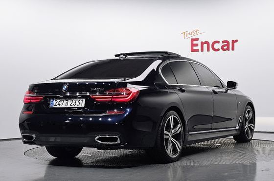 BMW 7-Series 740Li xDrive M Sport Package — пробег 126 472 км — фото 2 из 5