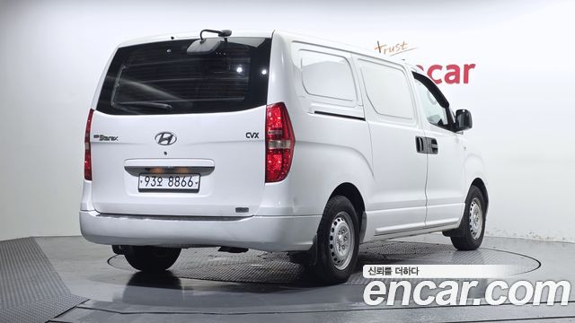 Hyundai Starex 3-Seater VAN CVX Value — пробег 296 940 км — фото 2 из 5