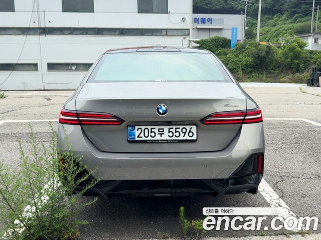 BMW 5-Series 520i M Sport — пробег 10 000 км — фото 5 из 5