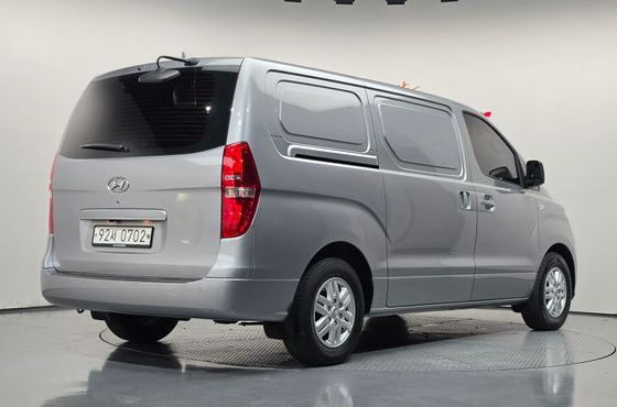 Hyundai Starex Van 3-Seater Smart — пробег 90 538 км — фото 2 из 5