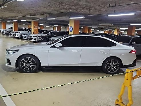 BMW 5-Series 520i M Sport — пробег 89 км — фото 5 из 5