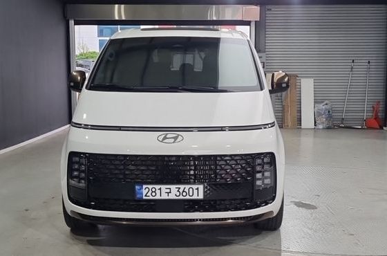 Hyundai Staria HEV 1.6 Lounge 7-Seater Inspiration — пробег 52 019 км — фото 1 из 5