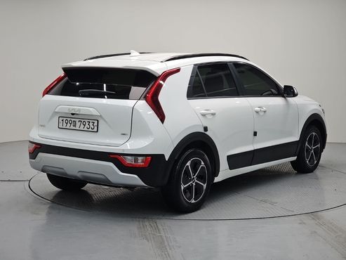 Kia Niro Prestige — пробег 134 554 км — фото 4 из 5