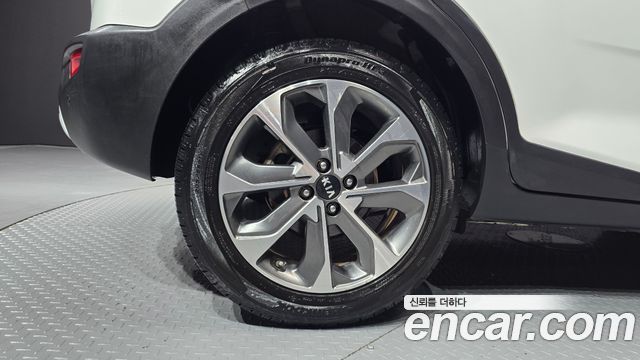 Kia Stonic из Кореи Encar