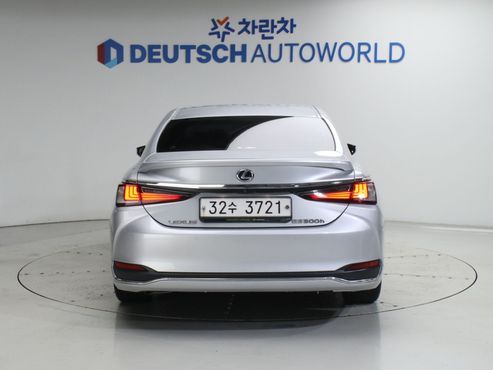Lexus ES Luxury Plus — пробег 170 769 км — фото 4 из 5