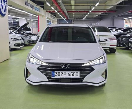 Hyundai AVANTE 1.6 Smart — пробег 109 000 км — фото 2 из 5