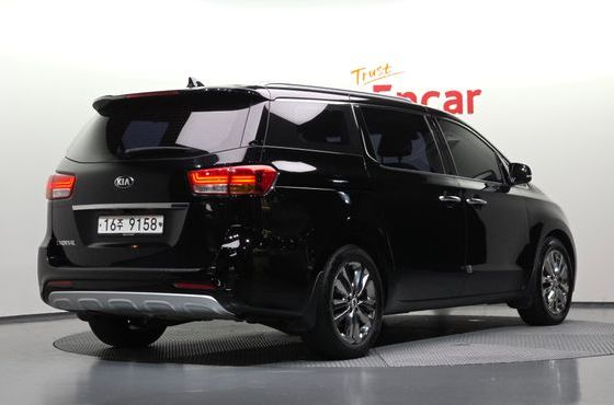 Kia Carnival 9-Seater Noblesse Special — пробег 130 320 км — фото 2 из 5