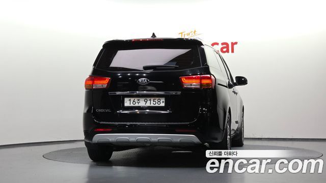 Kia Carnival 9-Seater Noblesse Special — пробег 130 320 км — фото 4 из 5