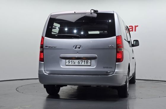 Hyundai Starex 5-Seater VAN CVX Deluxe — пробег 47 643 км — фото 4 из 5