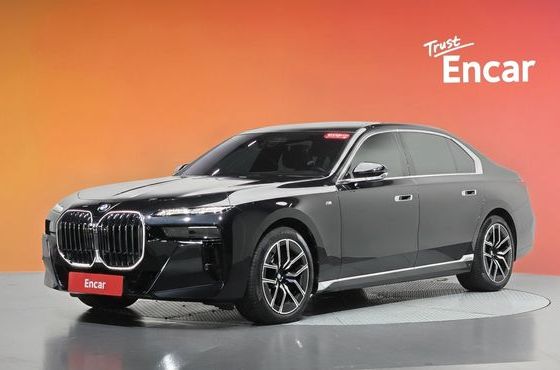 BMW 7-Series 740i xDrive M Sport — пробег 77 816 км — фото 1 из 5