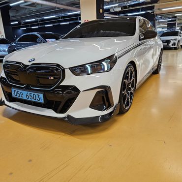 BMW i5 M60 xDrive — пробег 30 118 км — фото 2 из 5